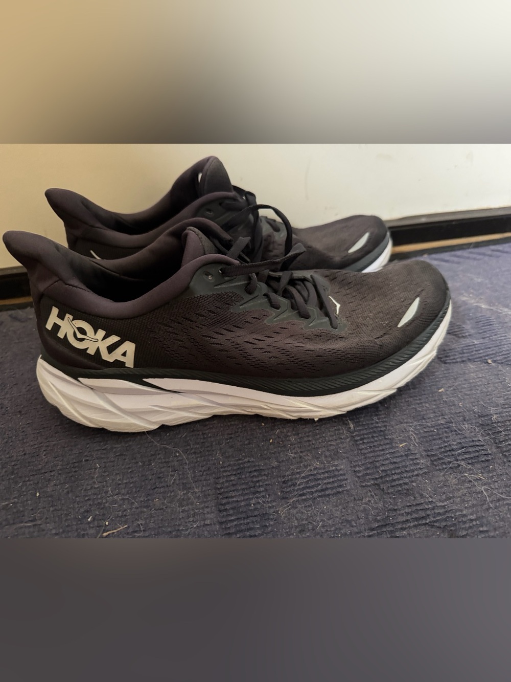 Hoka Clifton 8 Black and White Running Sneakers size 10.5b (narrow) - Picture 3 of 13
